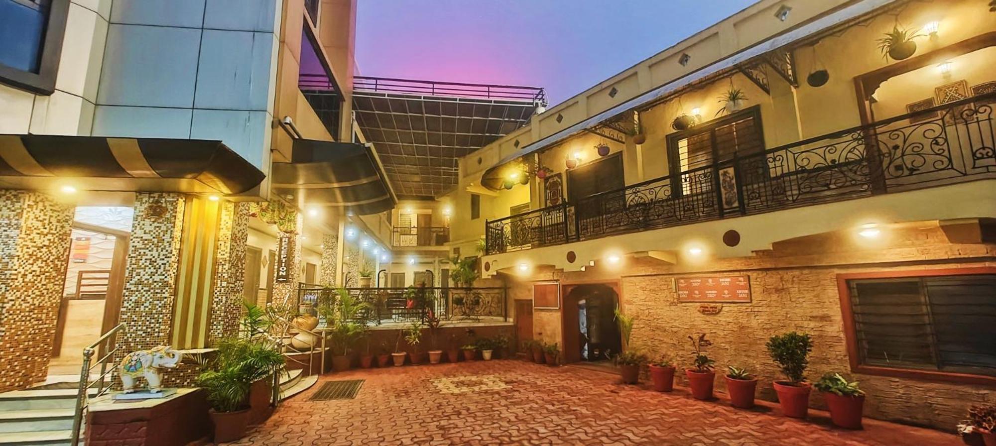 Hotel Saraswati Mount Abu Dış mekan fotoğraf